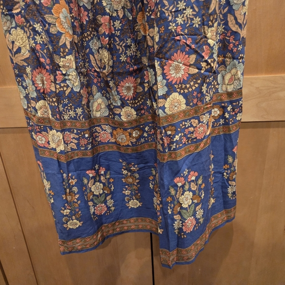 Natural Life Floral Patterned Top - Picture 5 of 6